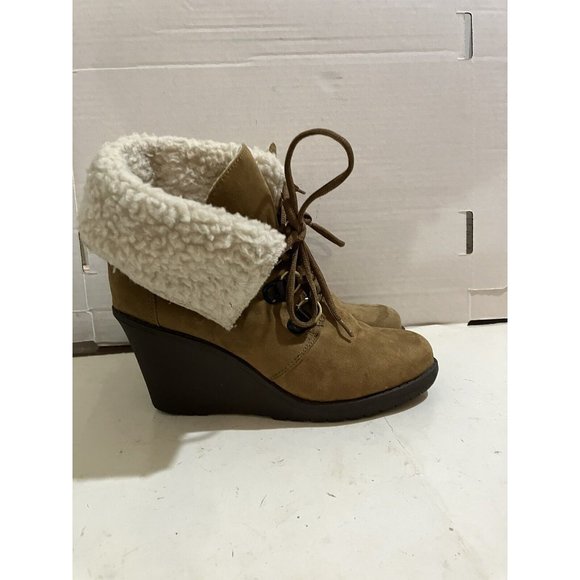 Route 66 Womens Size 7 Brown faux fur collar high Wedge Booties Ankle Boots - Picture 4 of 7